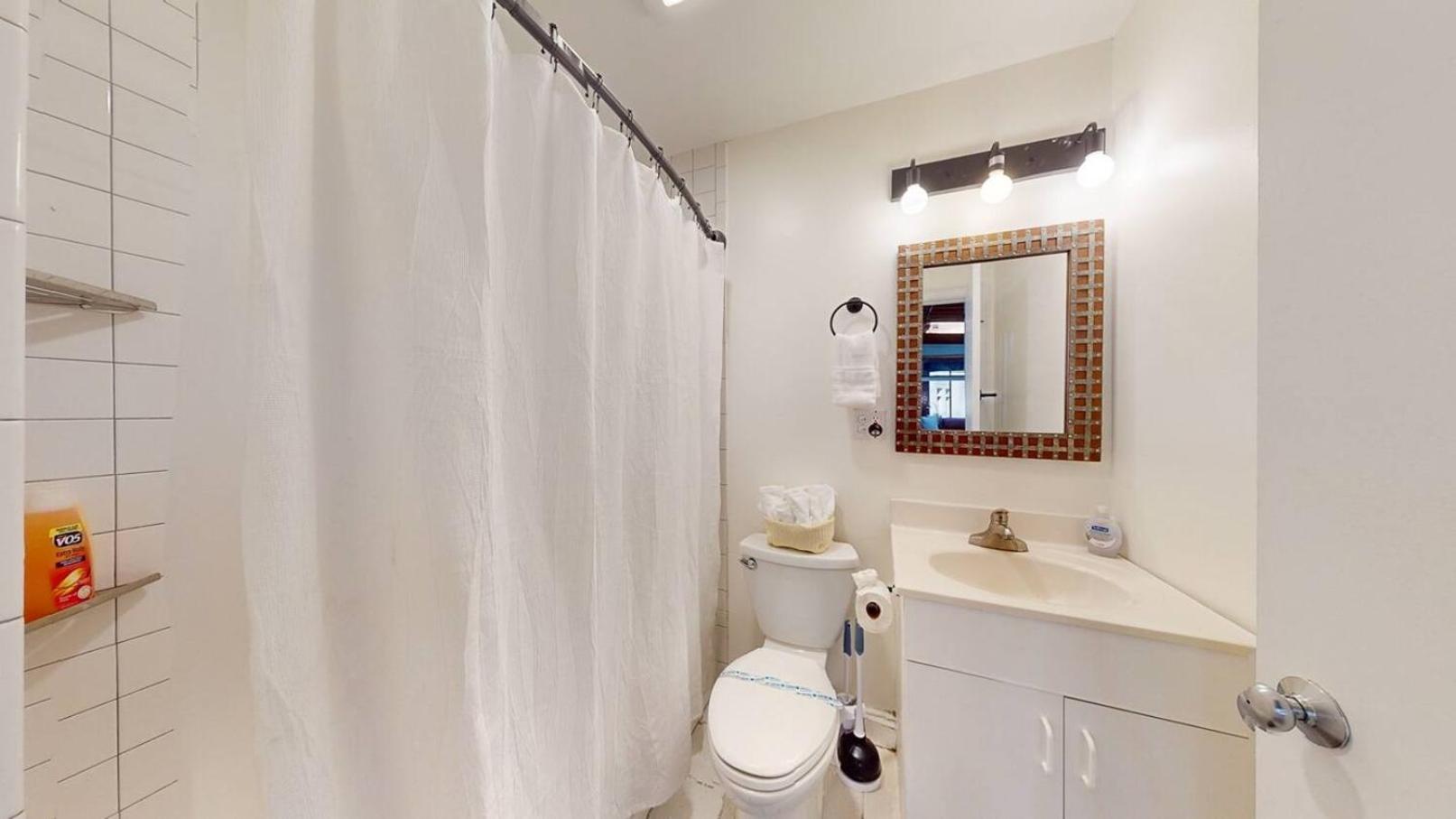 Spacious Back Bay 1br W King & Office Apartment Boston